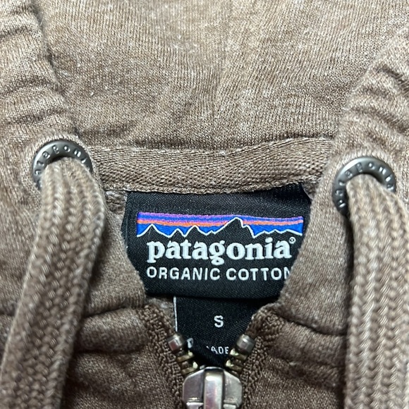 PATAGONIA Men's P-6 Label Lightweight Full-Zip Hoody - Picture 6 of 7
